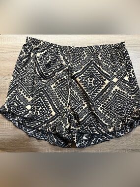 Black & Cream Printed Mini Skirt - Women's Casual Skirt